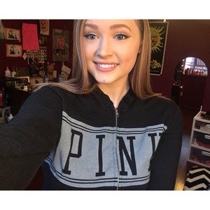 Meet your Posher, Rebecca